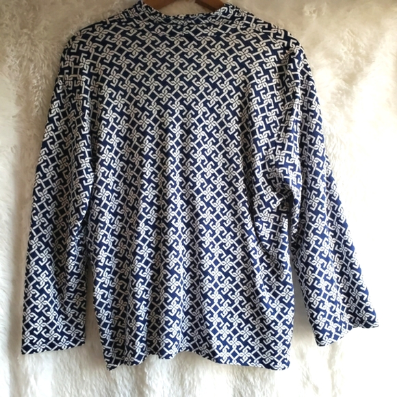 Talbots Women's Navy/White Wrap Chain Design Blouse. Size: 1X - Picture 5 of 8